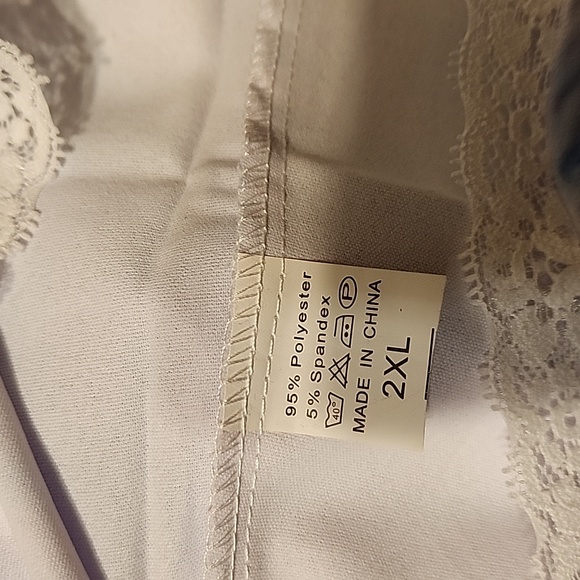 Bundle 5 for $15 NWOT Tank size 2XL - Picture 6 of 6